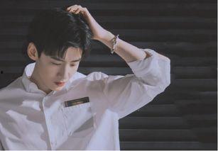 娱乐圈吃瓜白敬亭,娱乐圈吃瓜达人,揭秘明星幕后故事